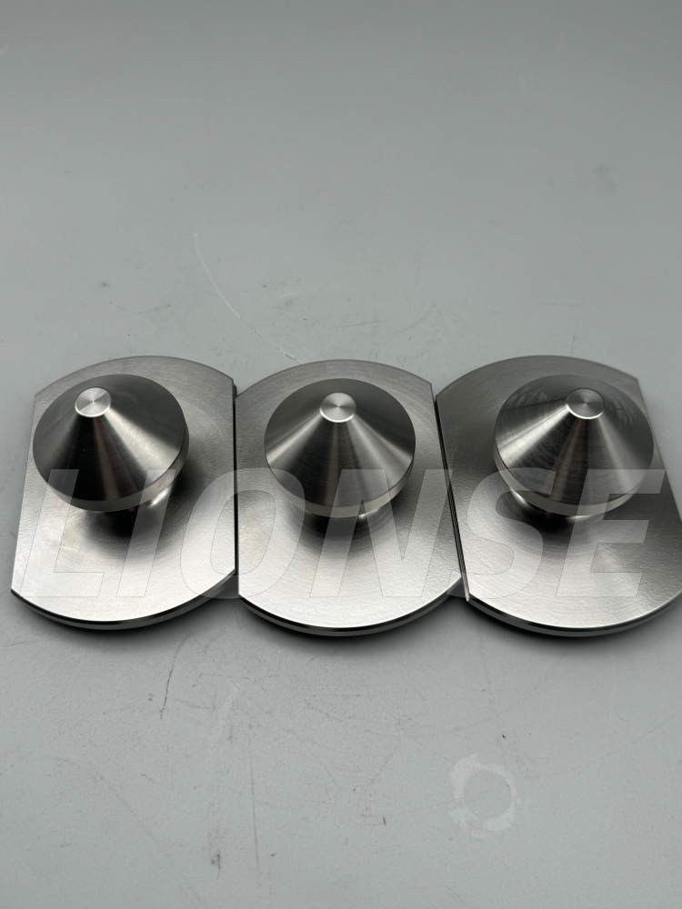 Повлачни клин за лоцирање коничне површине